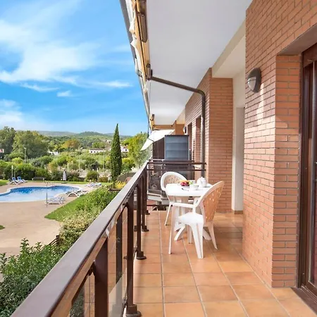 Sleeps 4 With Pool Air Con And Wifi