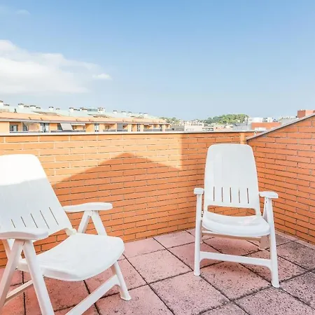 Sleeps 4 With Pool Air Con And Wifi *