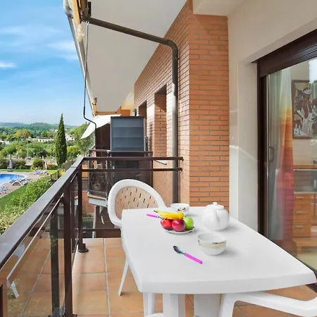 Sleeps 4 With Pool Air Con And Wifi Apartment Lloret de Mar