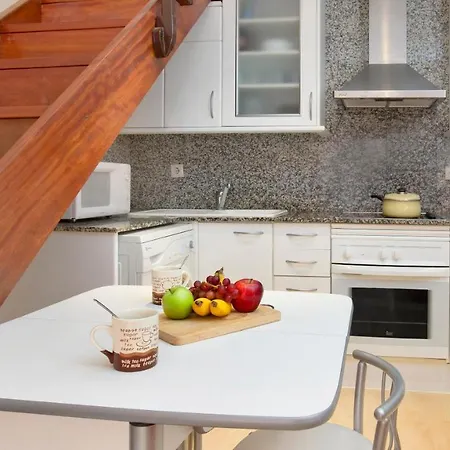 Apartment Sleeps 4 With Pool Air Con And Wifi