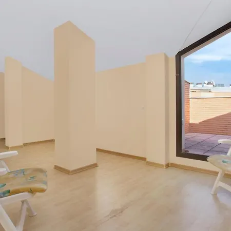 Sleeps 4 With Pool Air Con And Wifi Apartmán Lloret de Mar