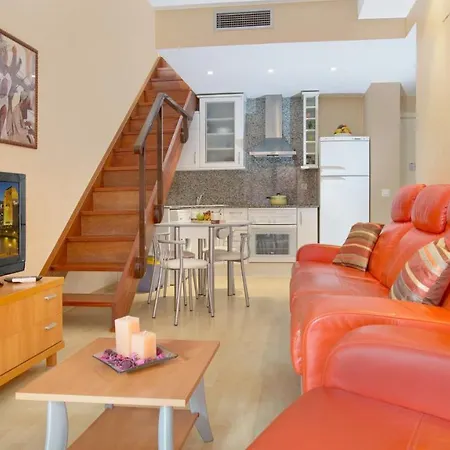Sleeps 4 With Pool Air Con And Wifi *